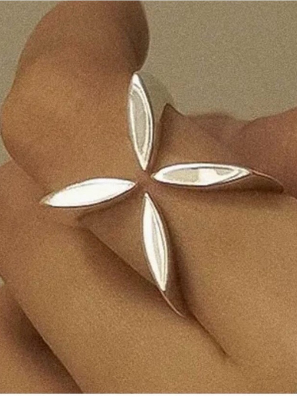 Peliah Stainless Steel w/ 18k white gold plating! X Cross ring Size 7. NWOT